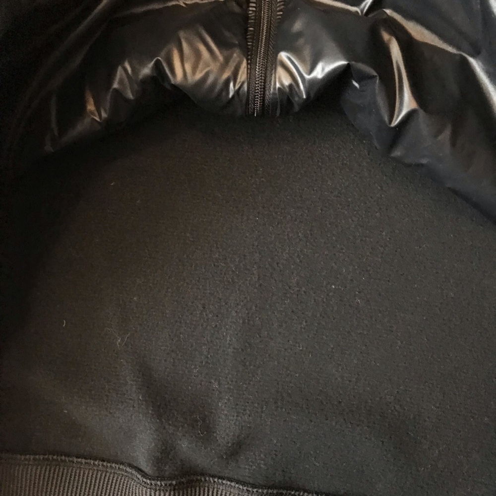 3⬇️ Women’s Under Armour Storm Fitted Jacket - Picture 5 of 8
